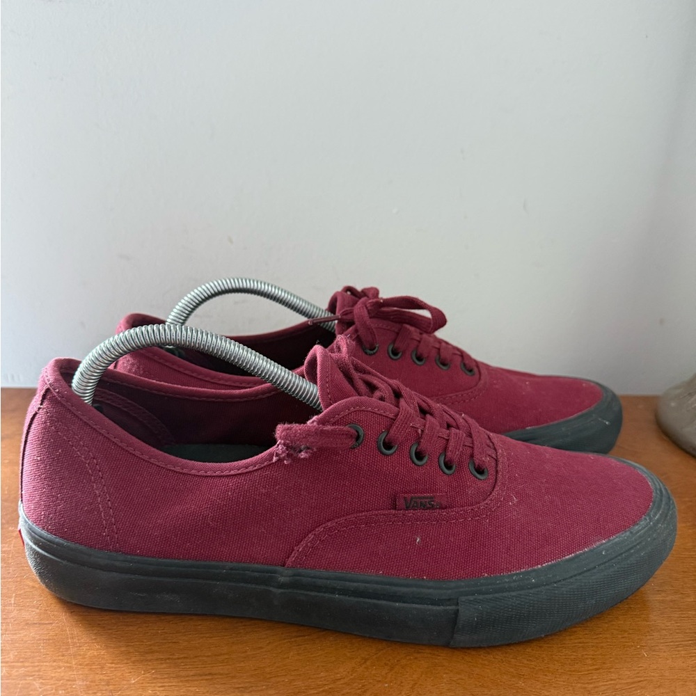 Vans Authentic Men’s 11 Burgundy/Red Canvas Sneakers UltraCush